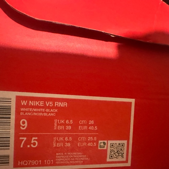 Nike V5 RNR women’s shoes - Picture 10 of 10